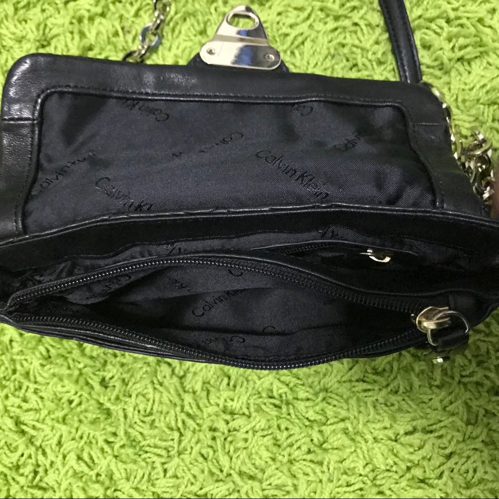 Calvin Klein Pochette Black Quilted Crossbody Bag - Picture 8 of 8
